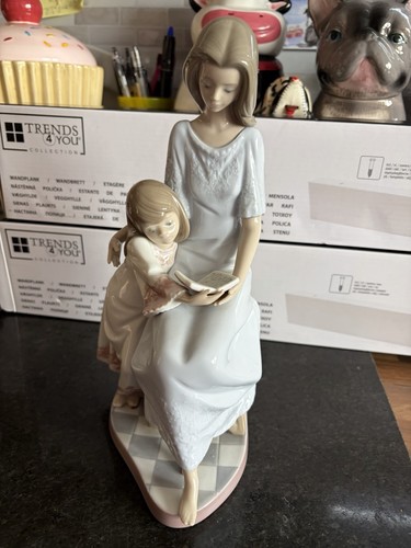 Lladro the reading - ‘the,