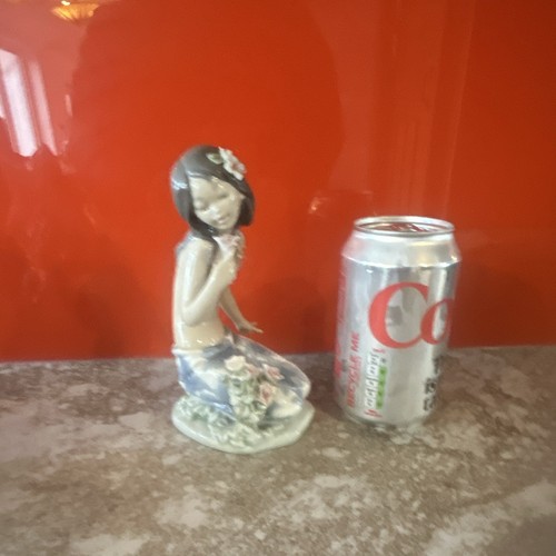 Rare lladro hawian - rare,