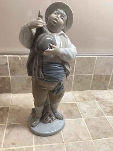 Lladro 5165 toast figurine - 5165,