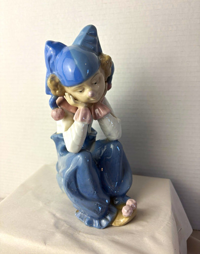 Lladro nao jingles seated - lladro,