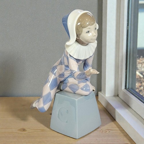 Lladro jester harlequin - harlequin, on