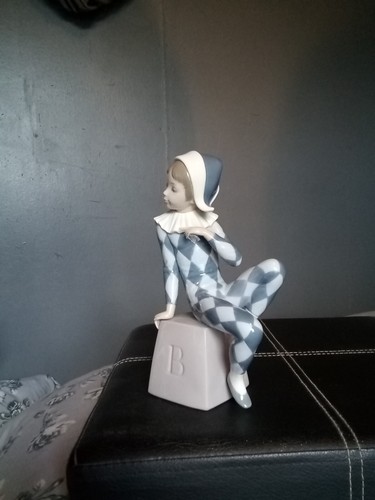 Lladro harlequin letter - harlequin, b
