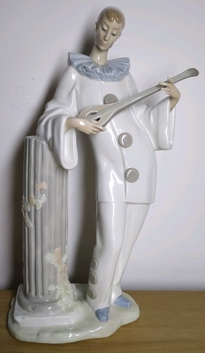 Nao lladro pensive - nao, pierrot