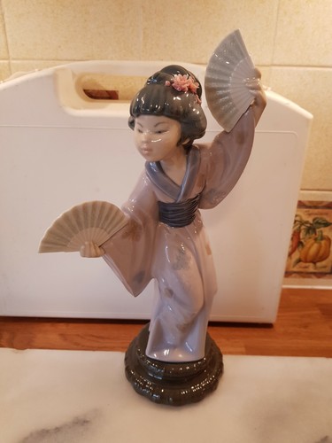 Rare lladro madame butterfly - rare,