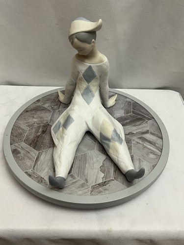Lladro harlequin clown seated - lladro,