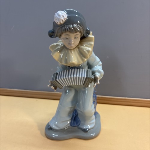 Nao lladro harlequin - by,